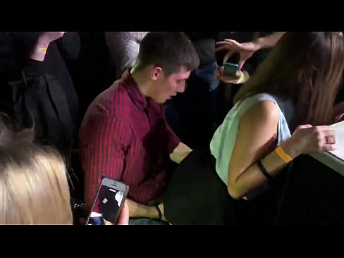 ❤️ Sexe real en una discoteca russa. Noia russa de 18 anys a l'anus i la vagina follada en una discoteca ❤ Porno preciós al ca.xxxifuck.ru ❌️